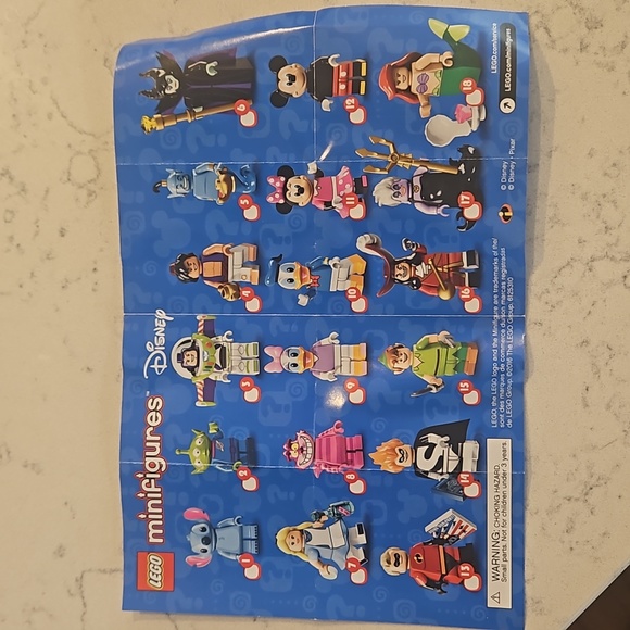 Lego Disney Minifigure Mr. Incredible - Picture 2 of 4